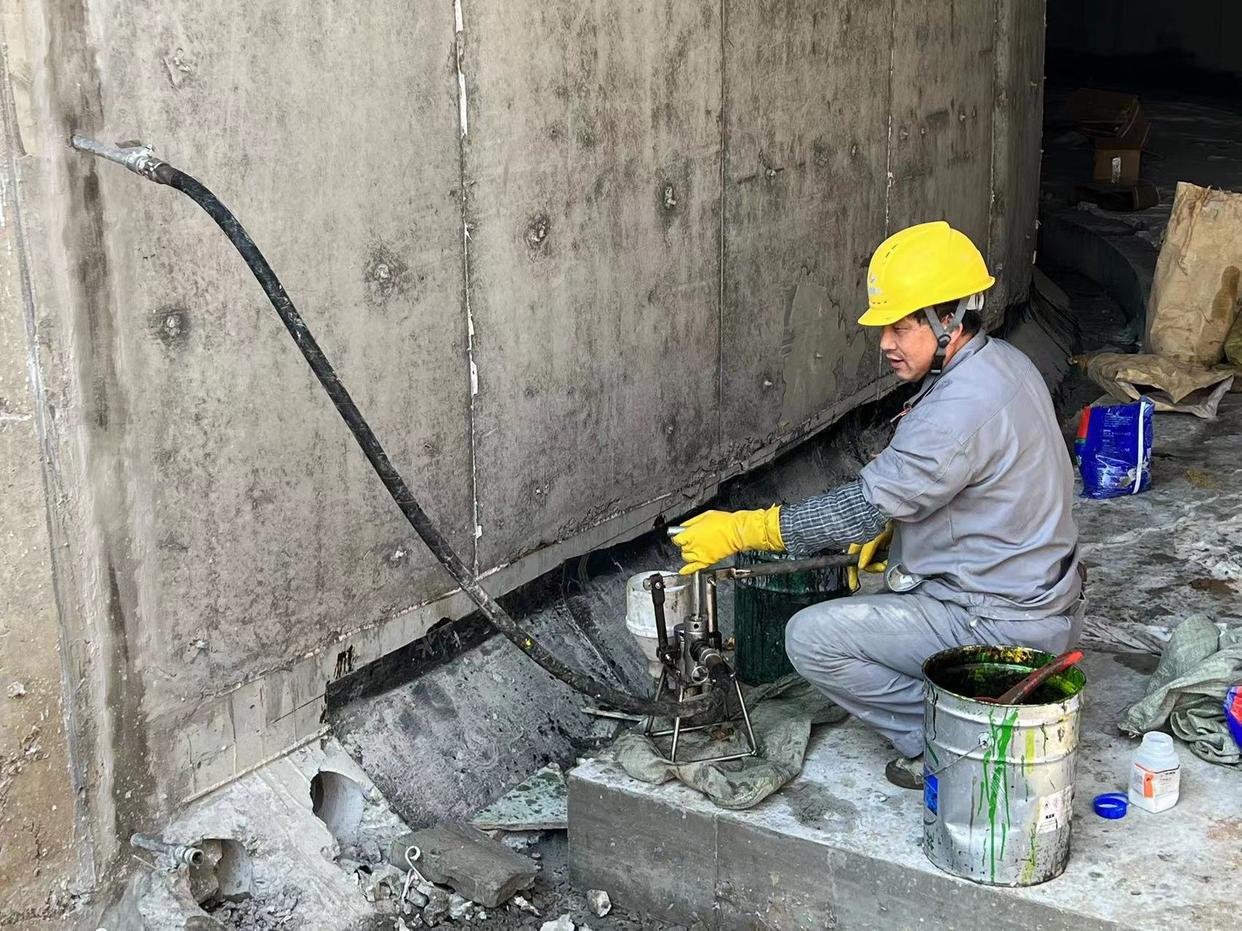 公路涵洞地下通道沉降變形縫滲漏水如何堵漏治理