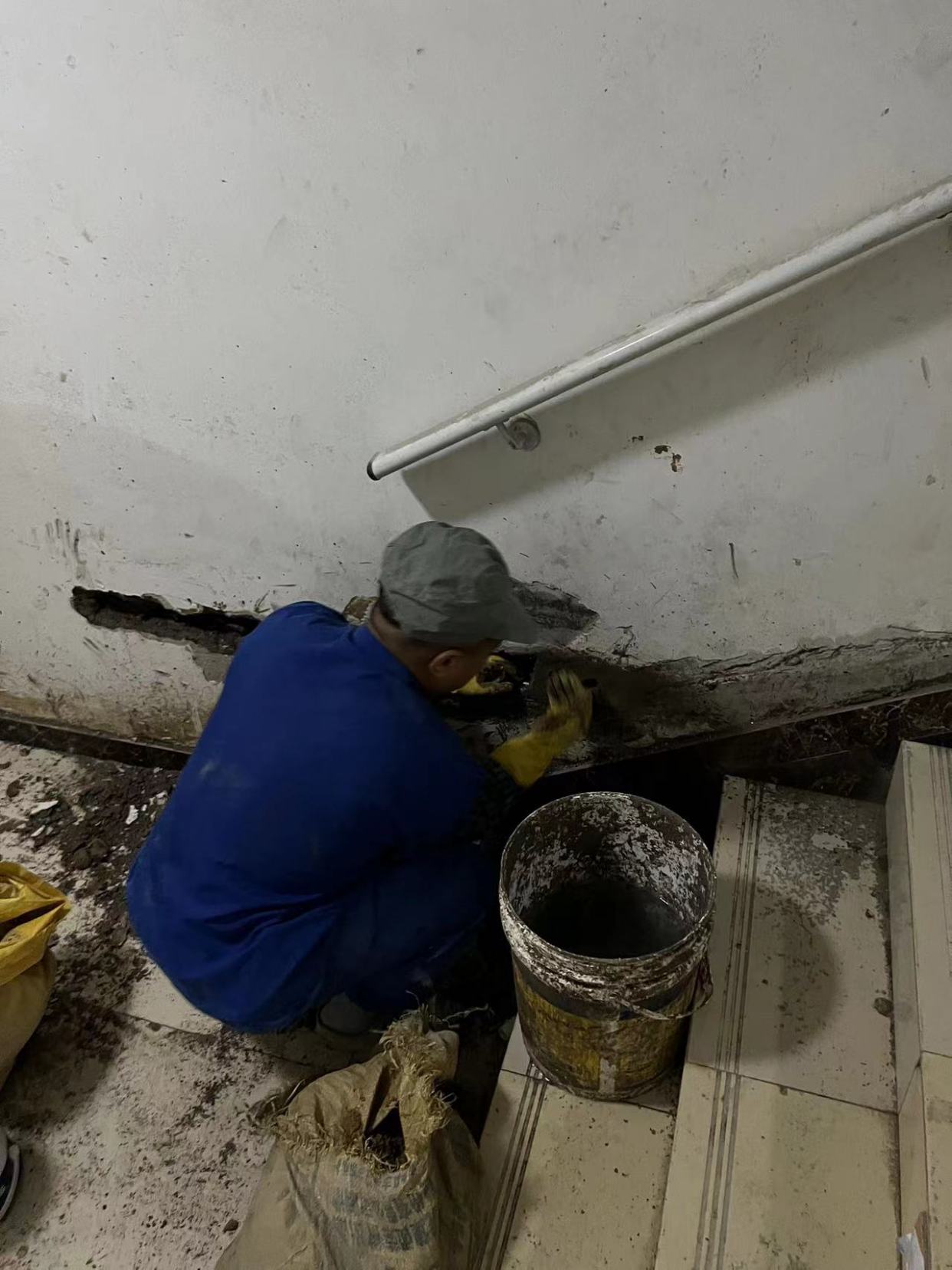 地下室伸縮縫堵漏變形縫漏水 高壓注漿高分子堵漏材料一招搞定